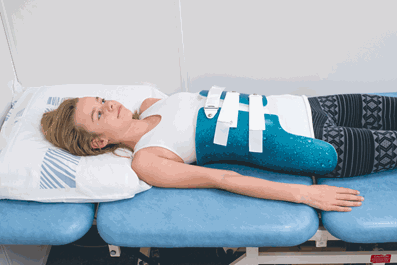 Pige der har providence nightbrace på