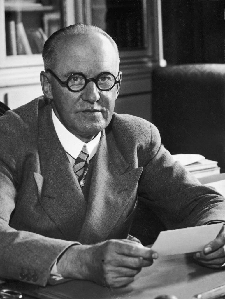 K.K. Steincke - Sahva